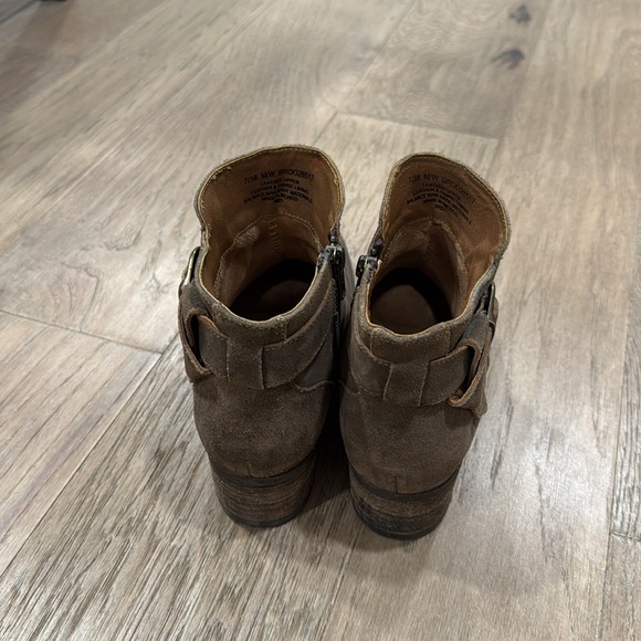 EUC Morocco Bootie In Taupe Distressed Leather Size 7 - Picture 5 of 8